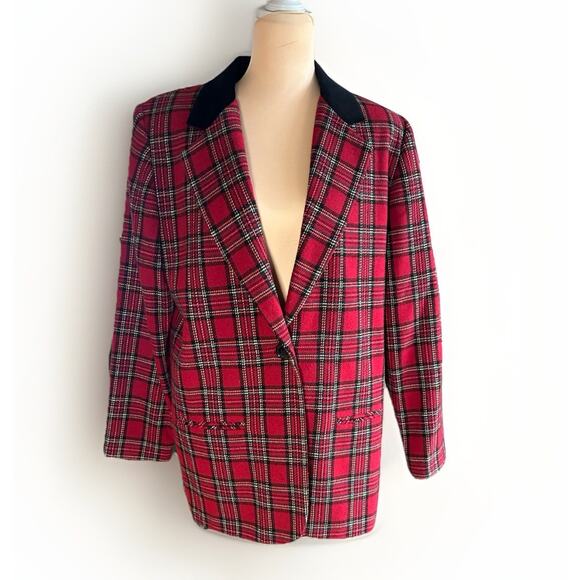Sag Harbor Jackets & Blazers - VTG Sag Harbor Petite blazer red black tartan plaid Women’s Size 10 Preppy 90’s